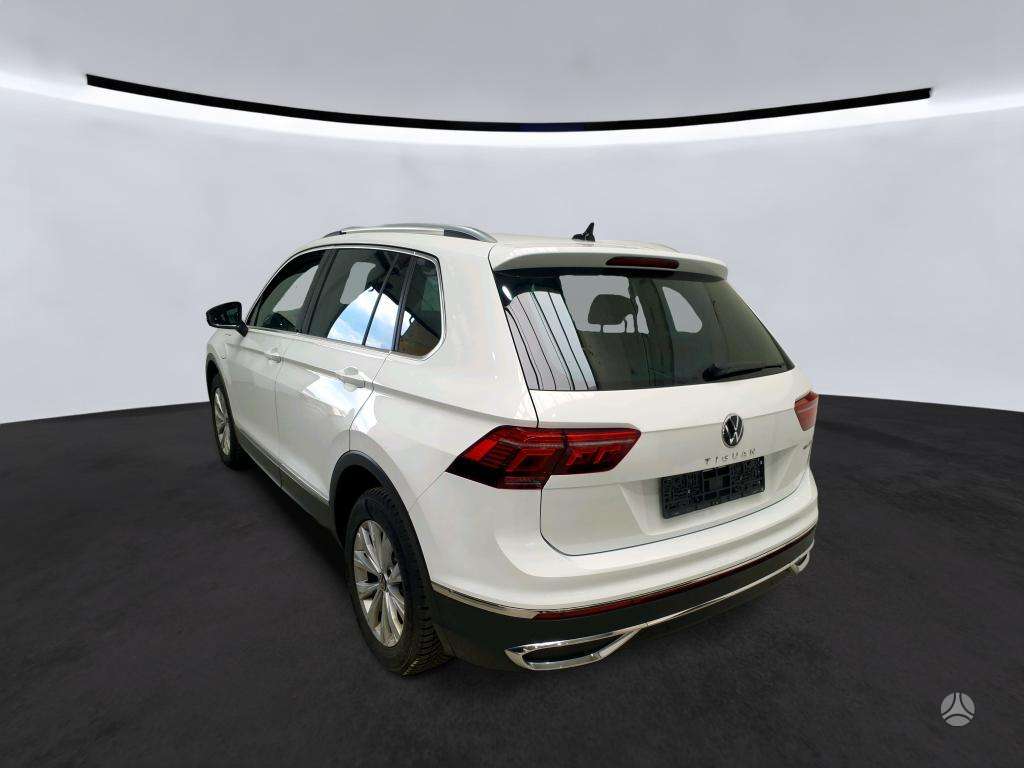 Volkswagen Tiguan - 4
