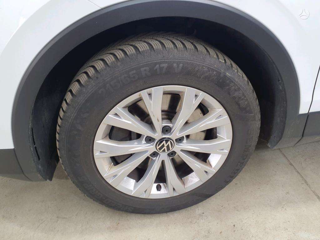 Volkswagen Tiguan - 12