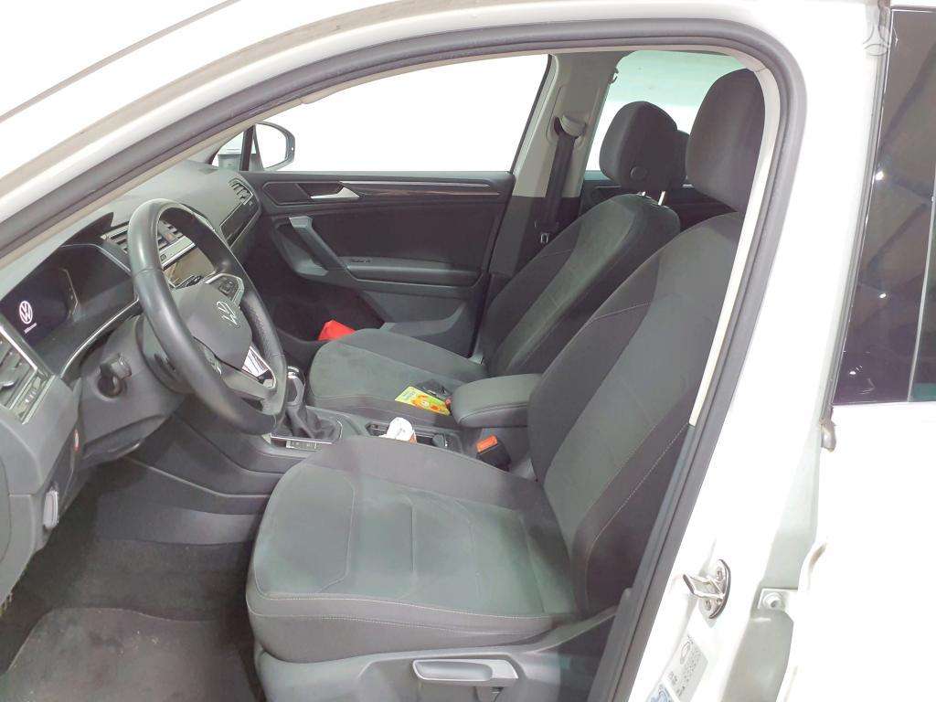 Volkswagen Tiguan - 9