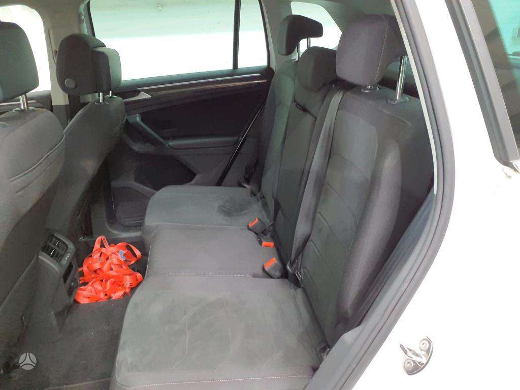 Volkswagen Tiguan - 10