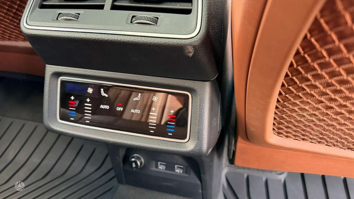 Audi e-tron, 95 kWh, off-road / crossover