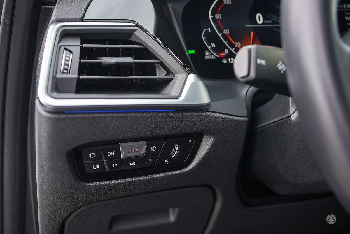BMW 320, 2.0 l., Седан