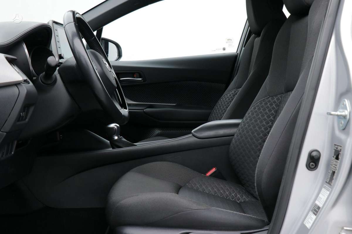 Toyota C-HR - 12