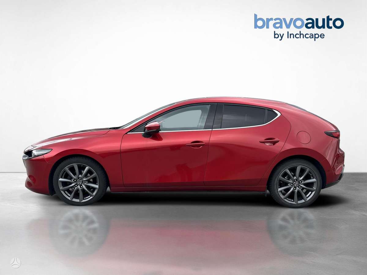 Mazda 3, 2.0 l., off-road / crossover