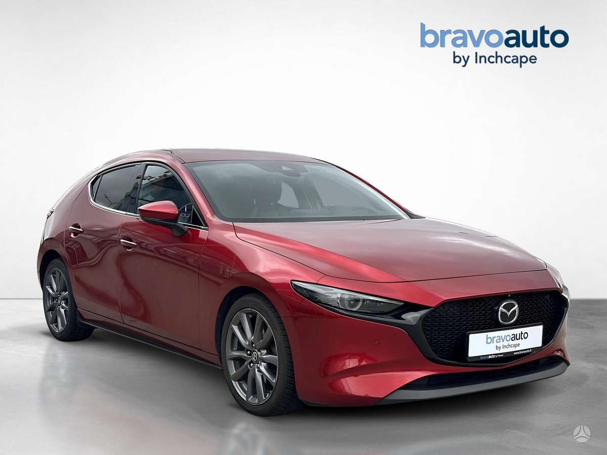 Mazda 3, 2.0 l., off-road / crossover