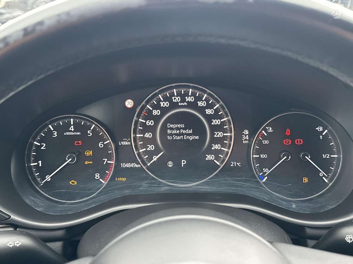 Mazda 3, 2.0 l., off-road / crossover