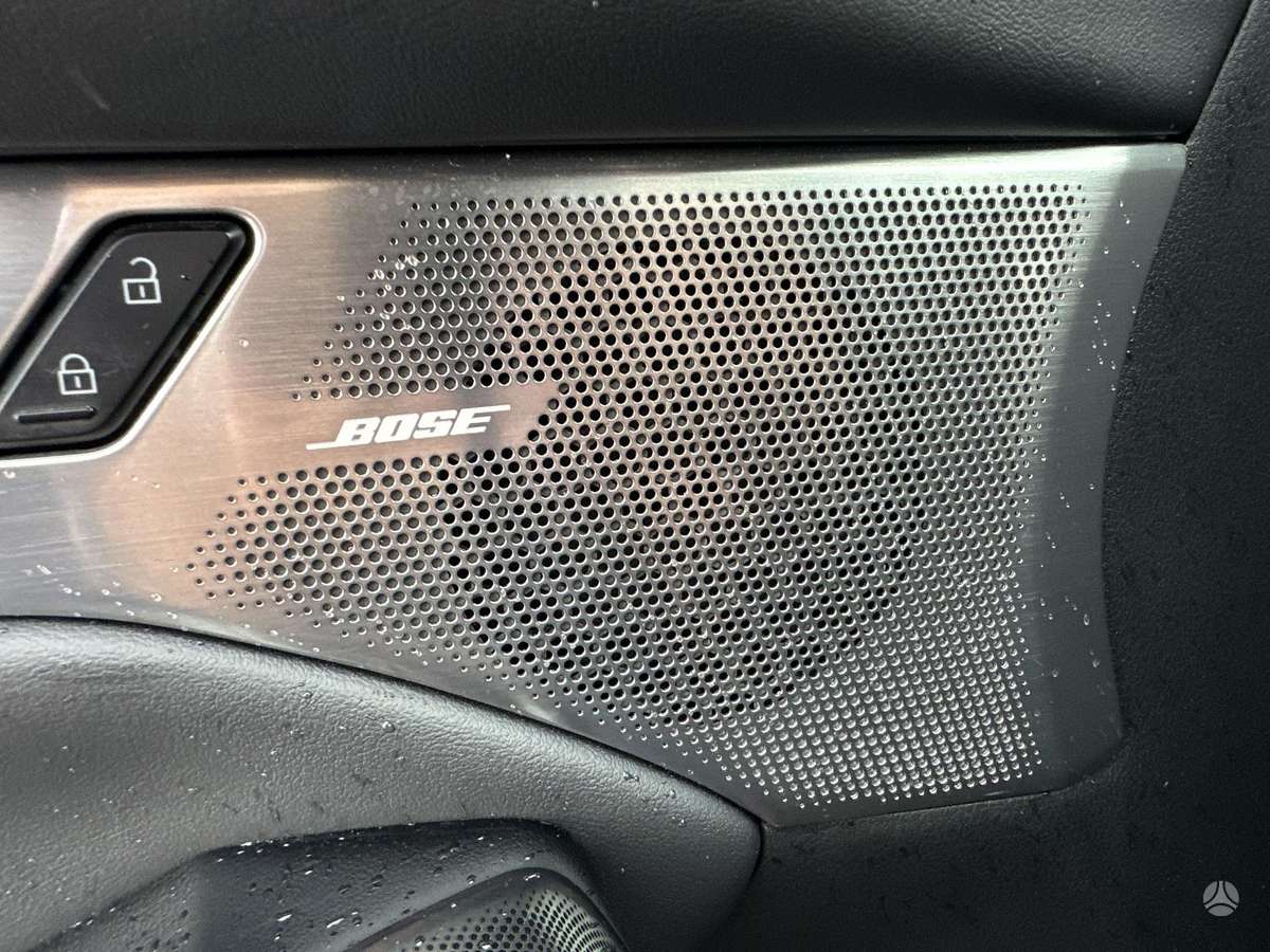 Mazda 3, 2.0 l., off-road / crossover