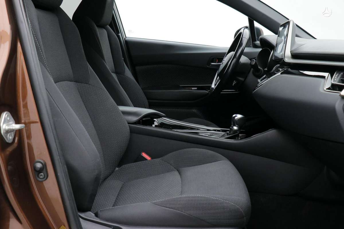 Toyota C-HR - 9