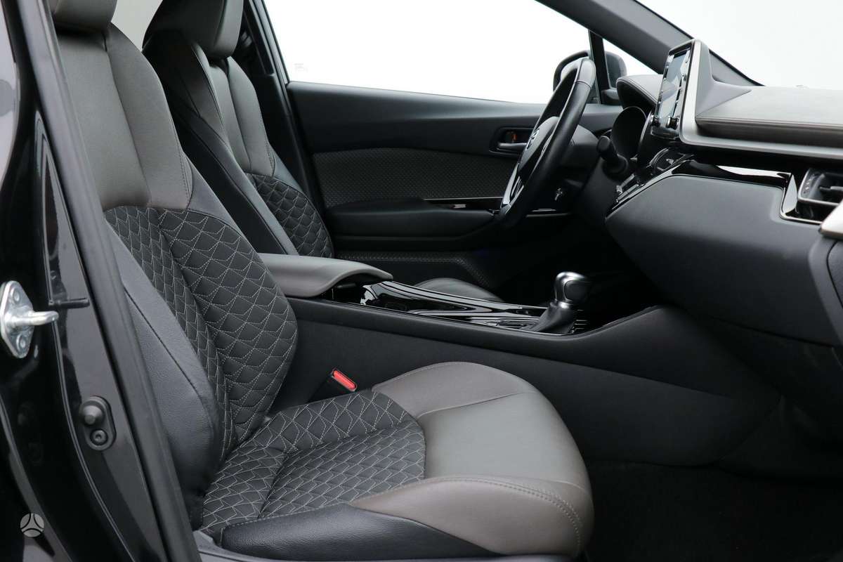 Toyota C-HR - 9