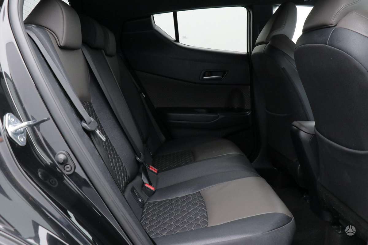 Toyota C-HR - 10