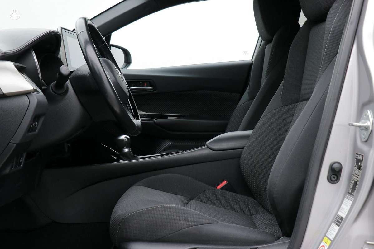 Toyota C-HR - 12