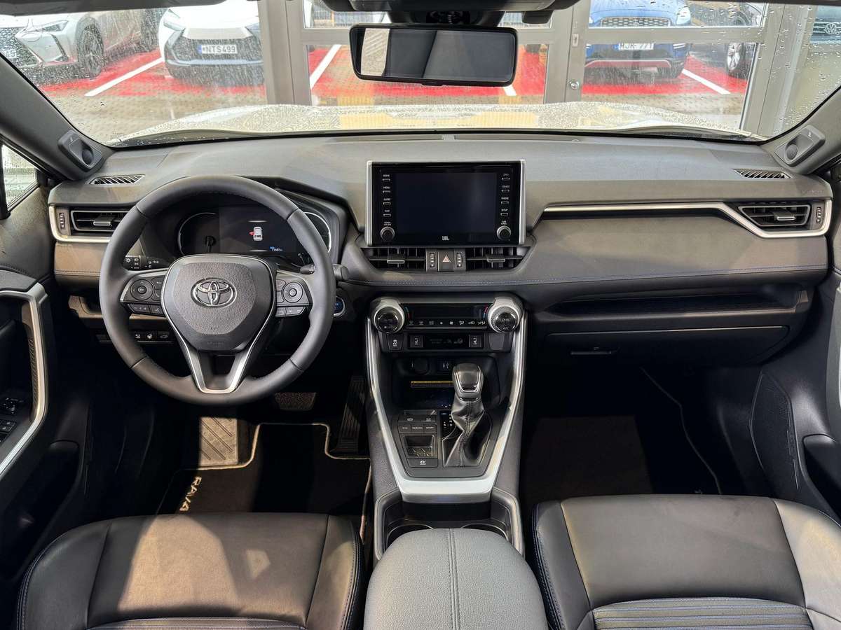 Toyota RAV4 - 10