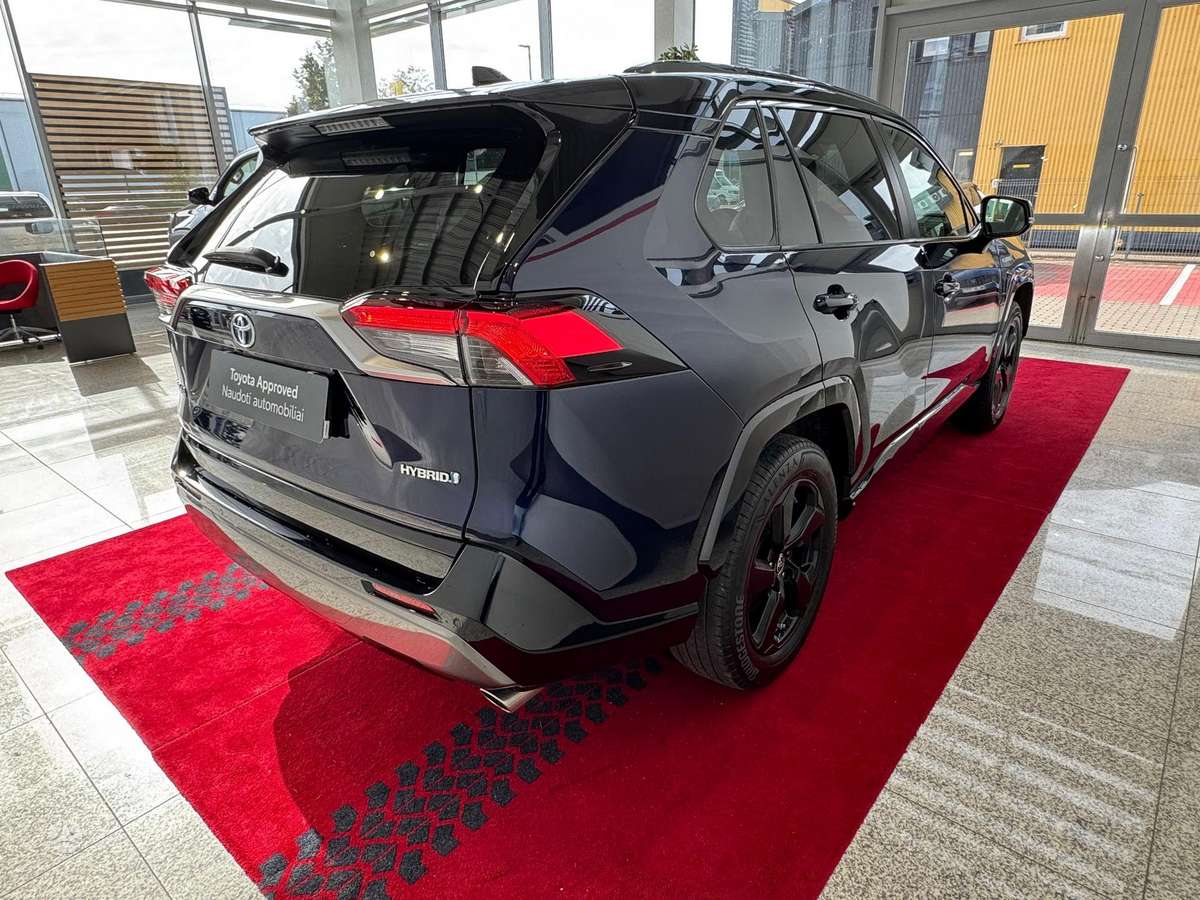 Toyota RAV4 - 6
