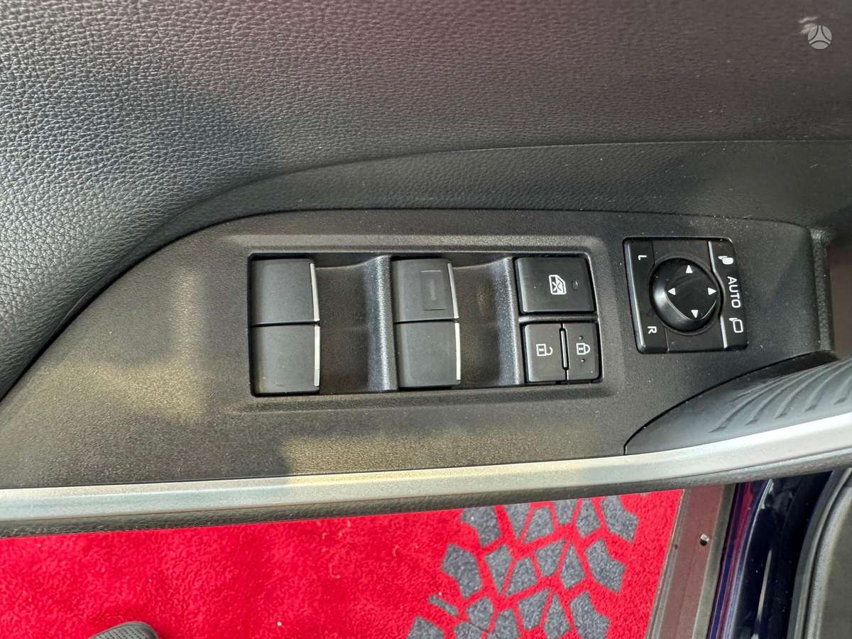 Toyota RAV4 - 10
