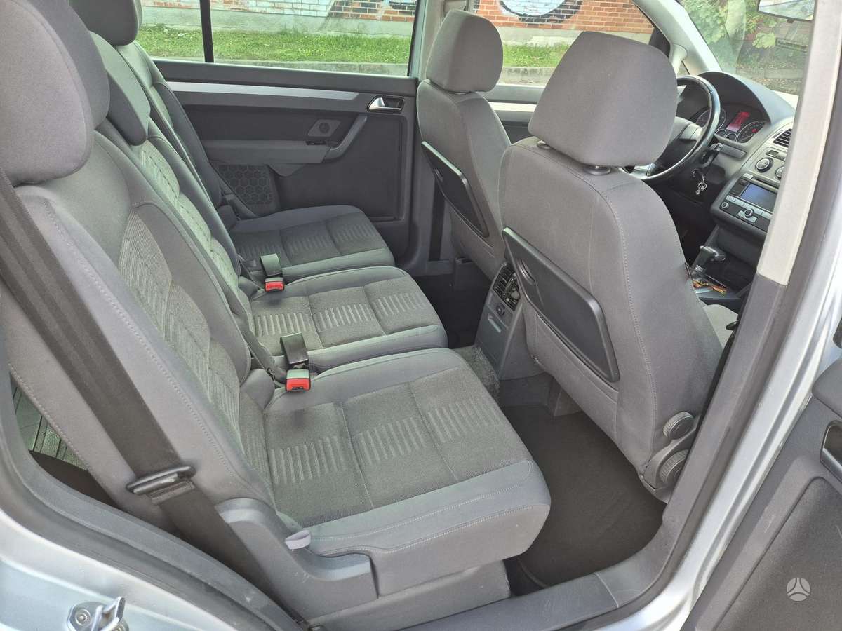 Volkswagen Touran - 2