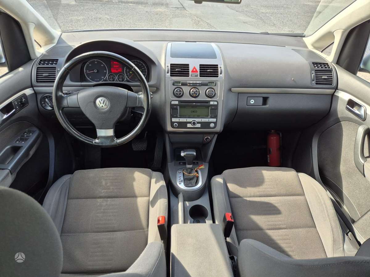 Volkswagen Touran - 5
