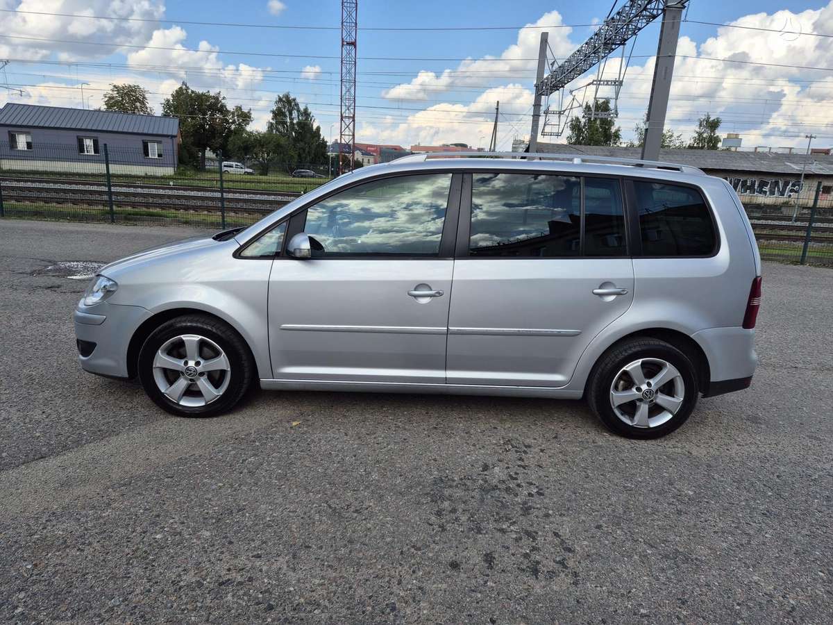 Volkswagen Touran - 6