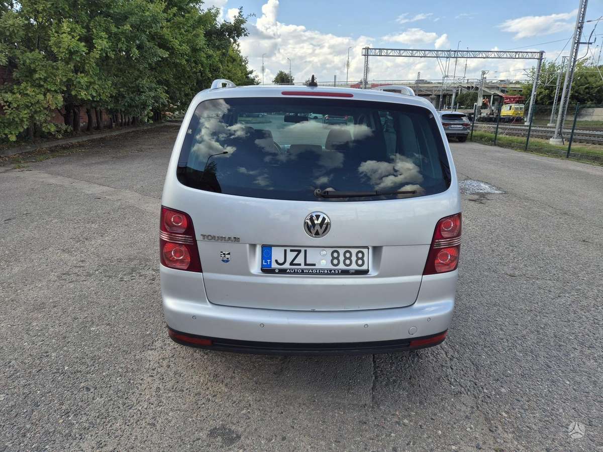 Volkswagen Touran - 7