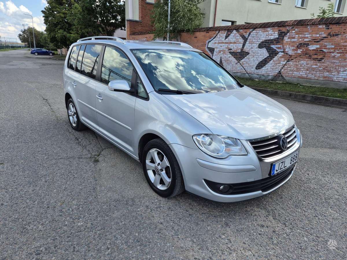 Volkswagen Touran - 9