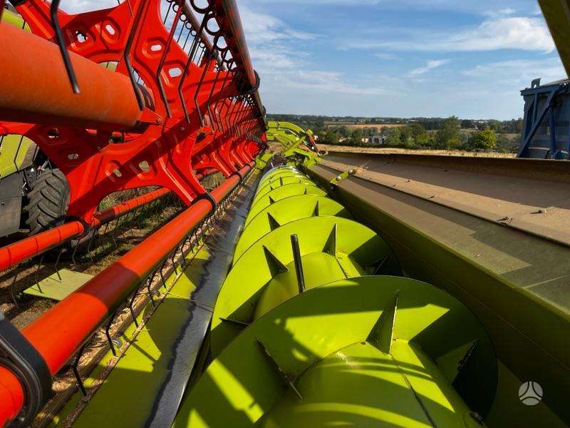 Claas 770 TT, combine harvesters