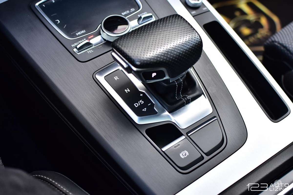 Audi Q5, 2.0 l., Внедорожник / Кроссовер