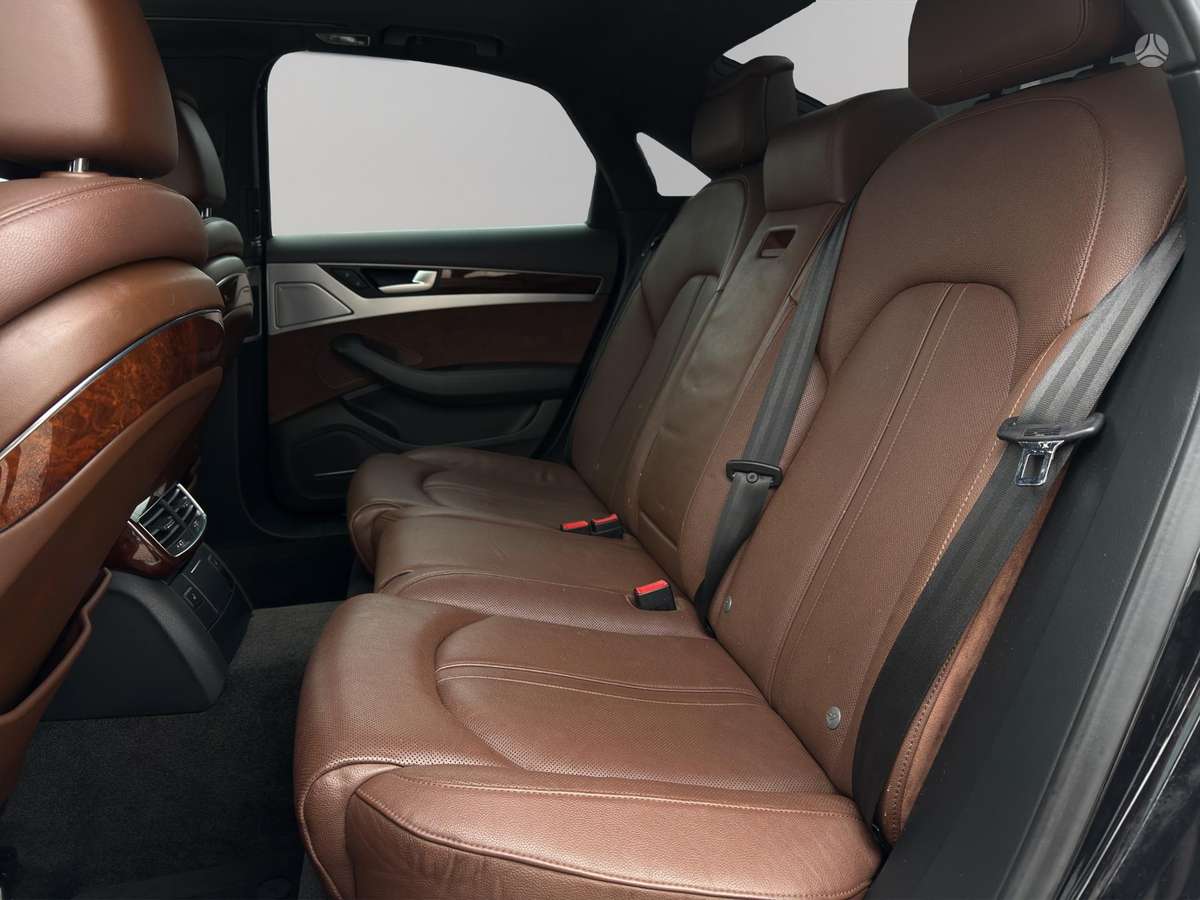 Audi A8, 3.0 l., Седан