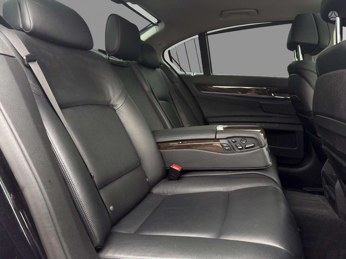 BMW 740, 3.0 l., Седан