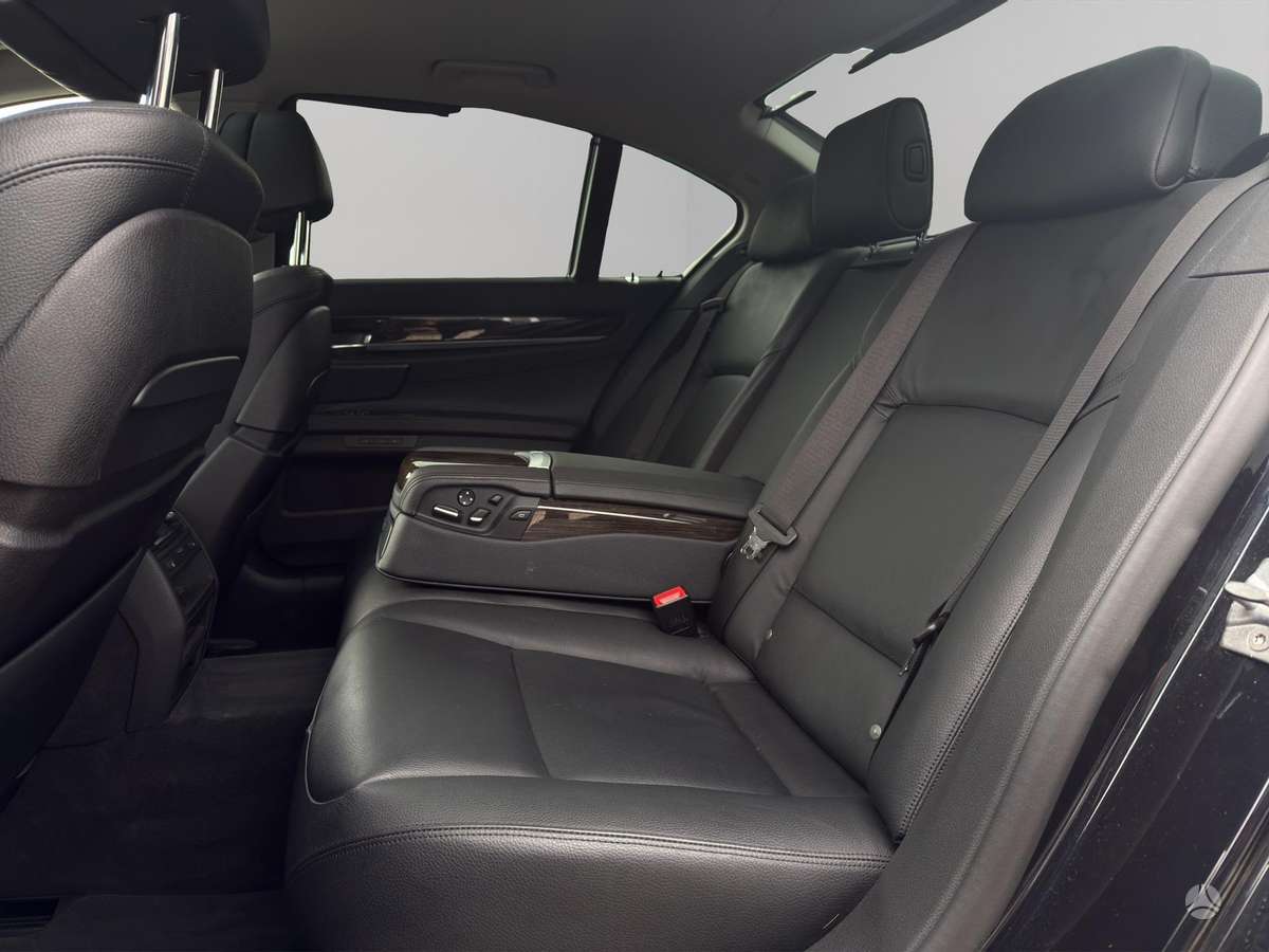 BMW 740, 3.0 l., Седан