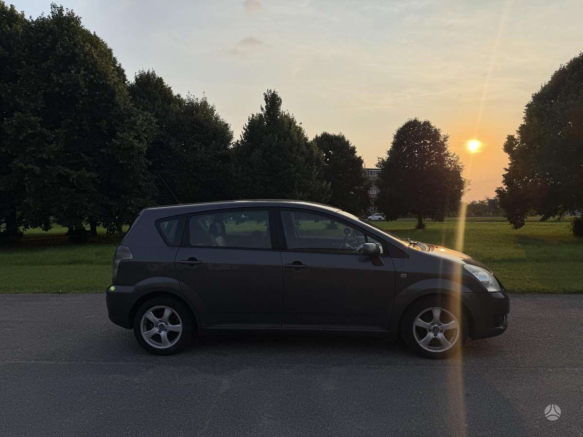 Toyota Corolla Verso - 1