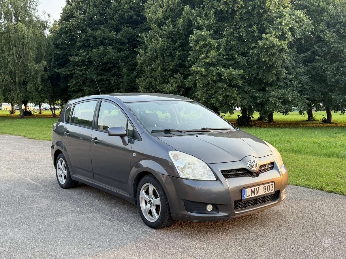 Toyota Corolla Verso - 2