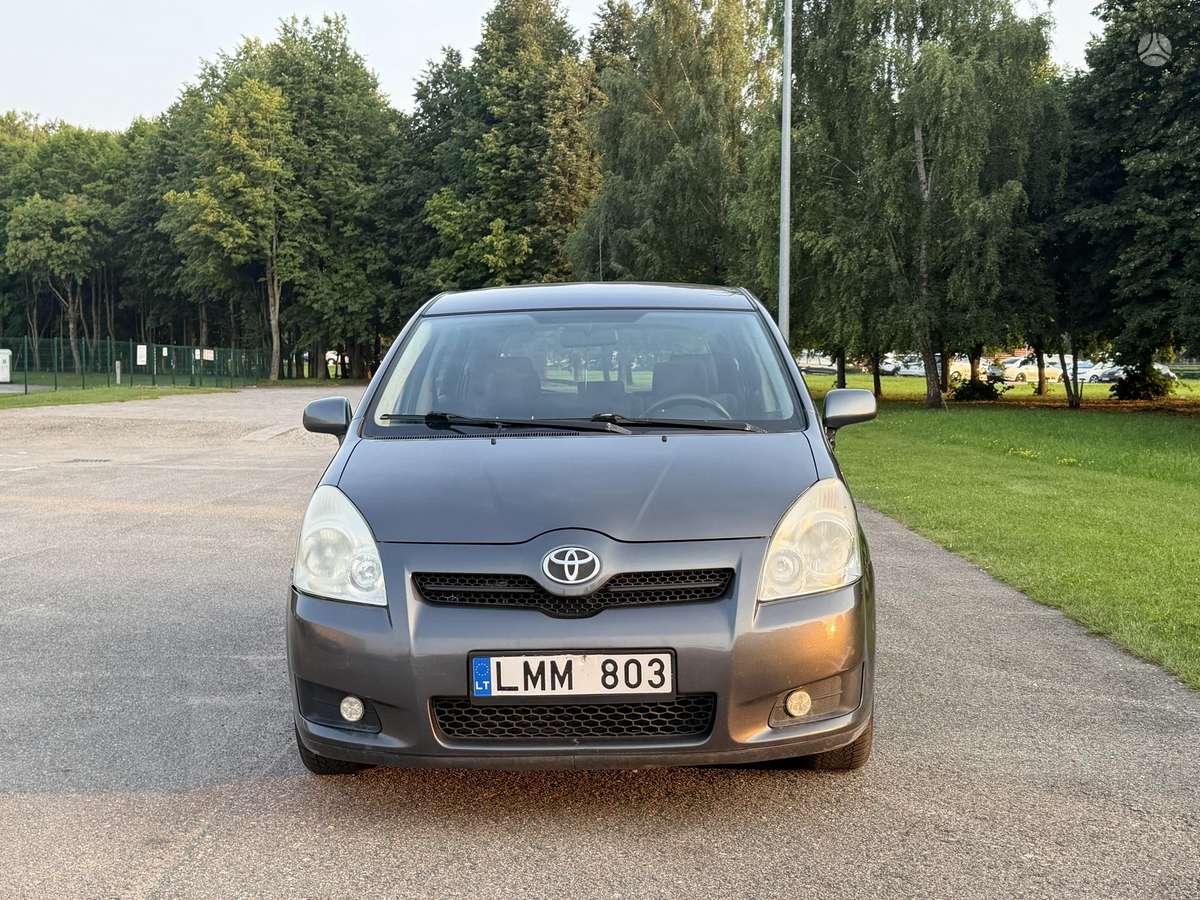 Toyota Corolla Verso - 3
