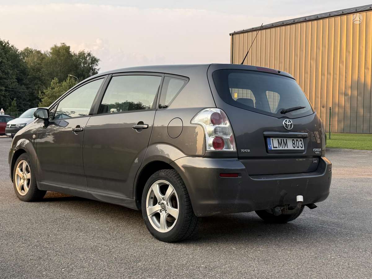 Toyota Corolla Verso - 5