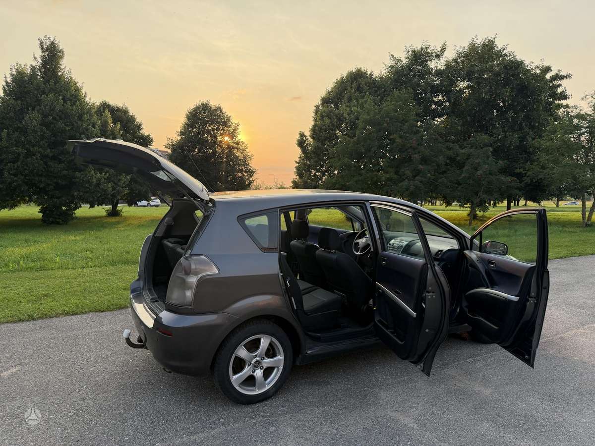 Toyota Corolla Verso - 10