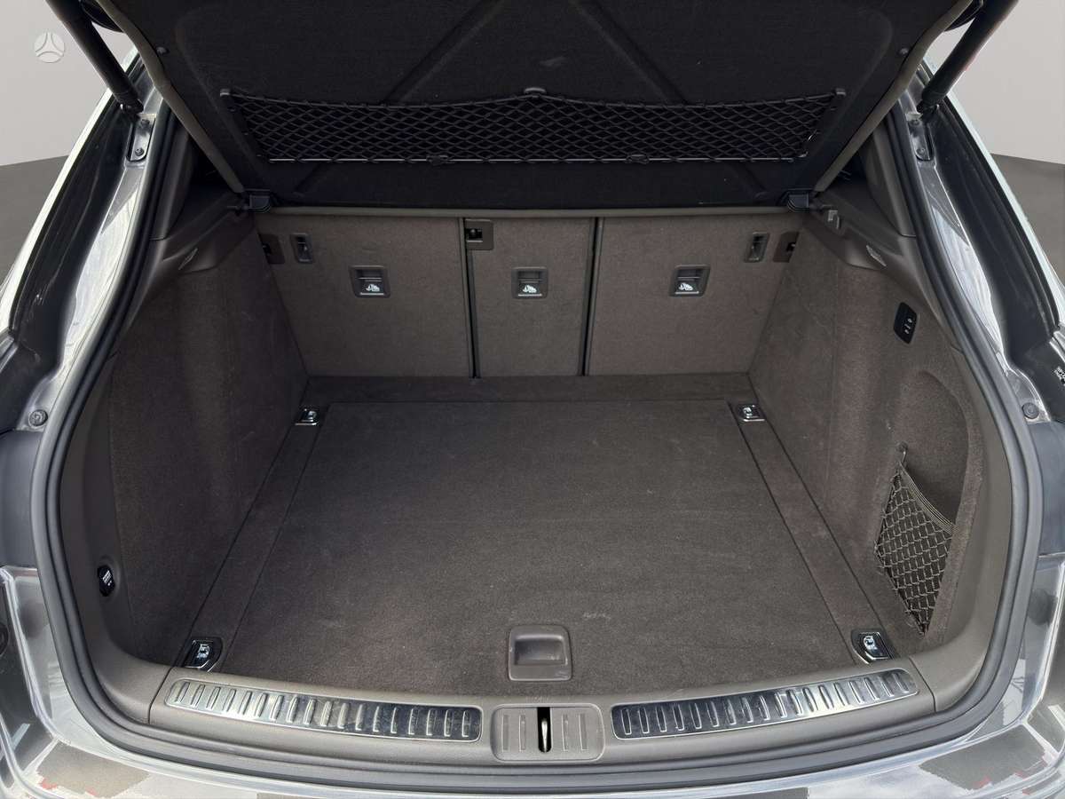 Porsche Macan, 2.0 l., off-road / crossover