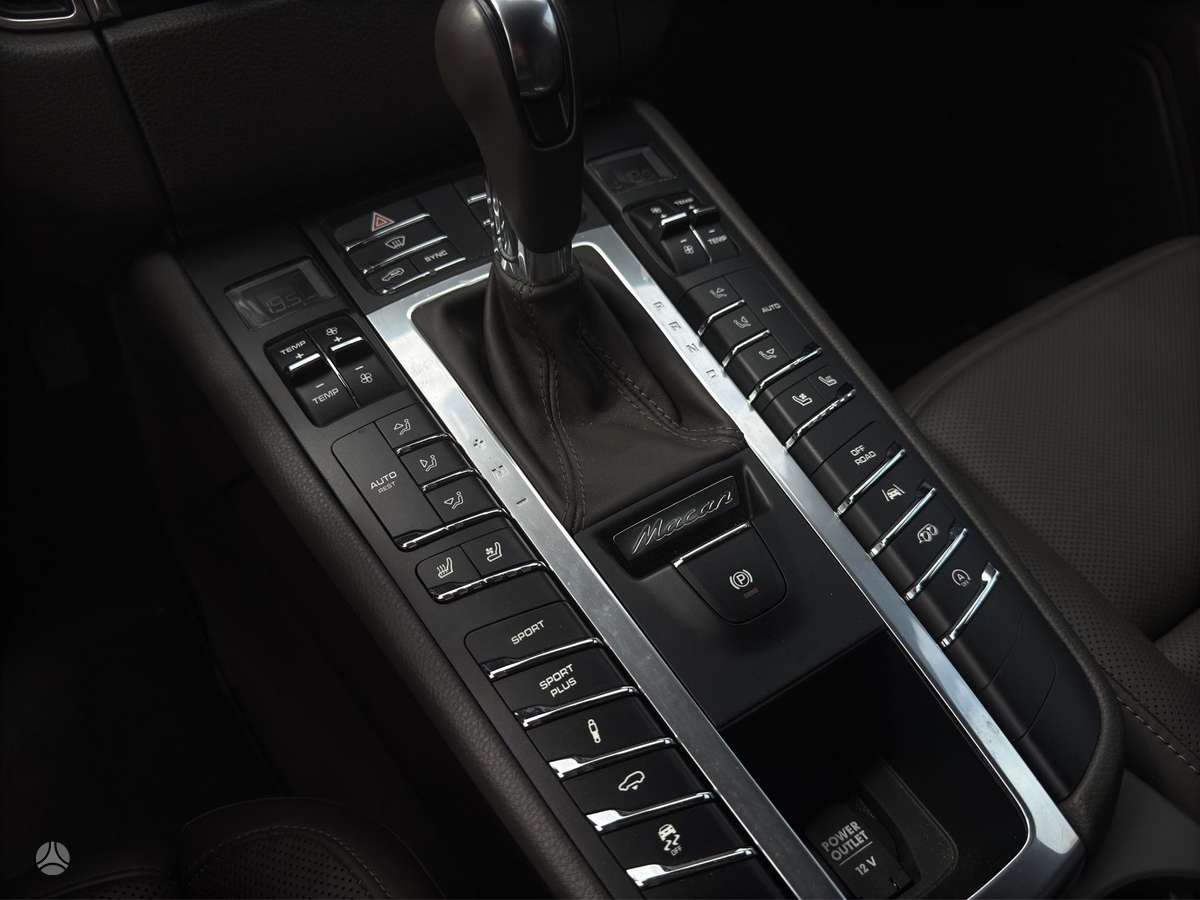 Porsche Macan, 2.0 l., off-road / crossover