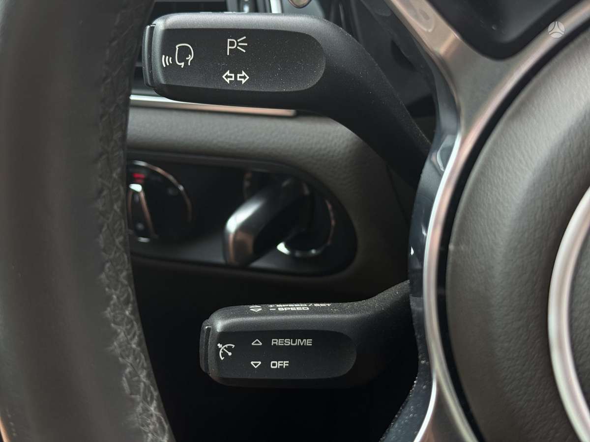 Porsche Macan, 2.0 l., off-road / crossover