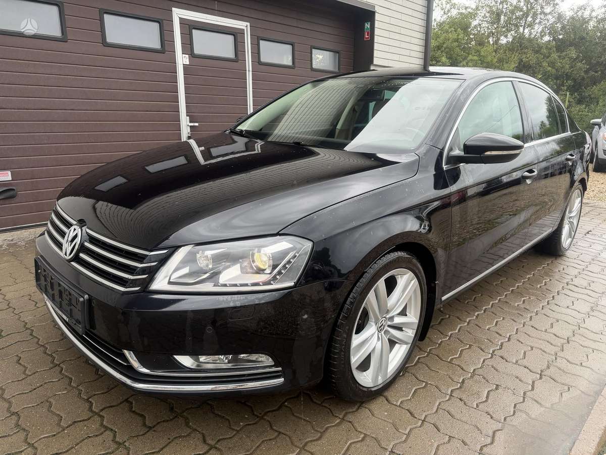 Volkswagen Passat - 1