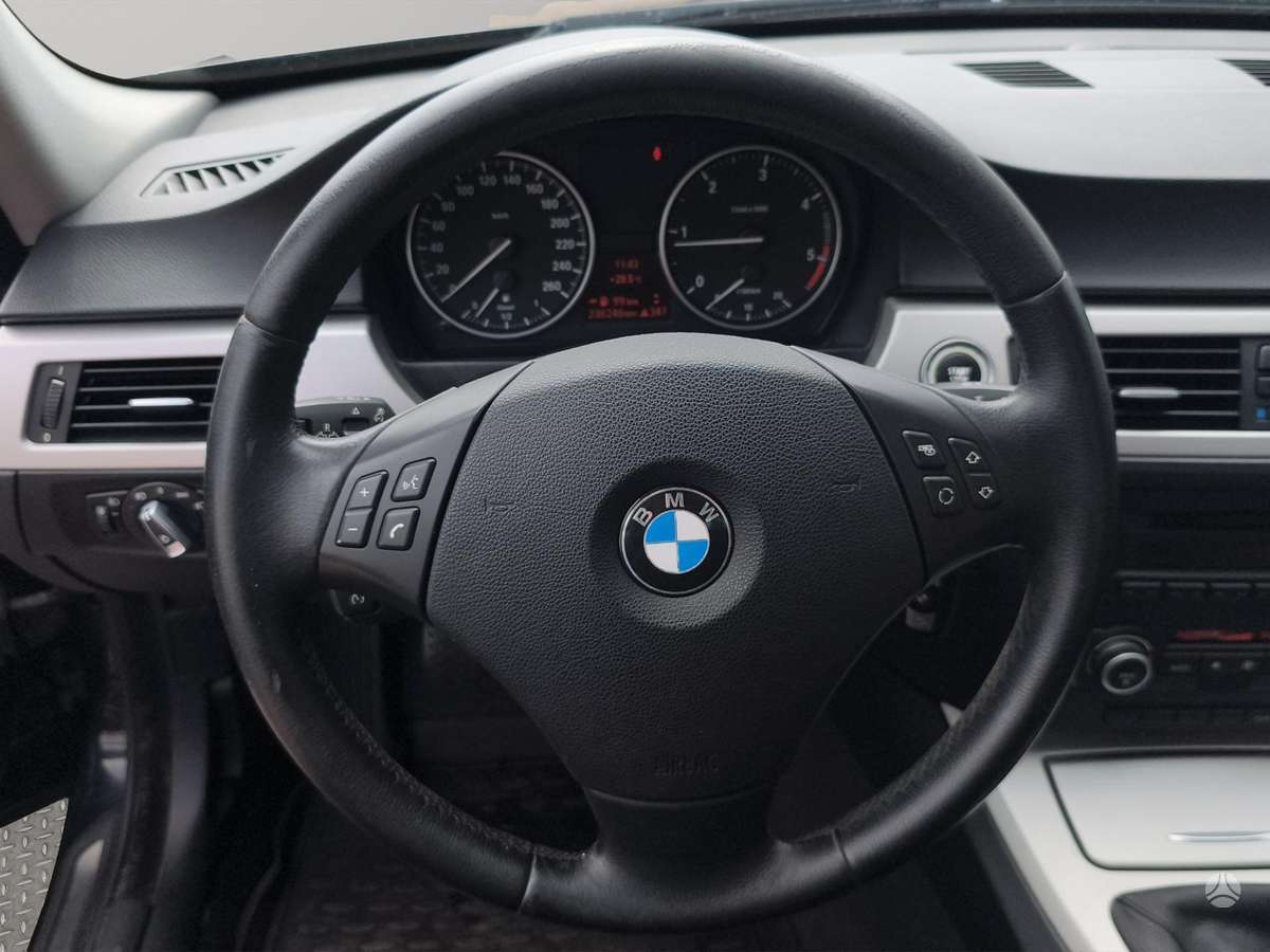 BMW 318, 2.0 l., Седан