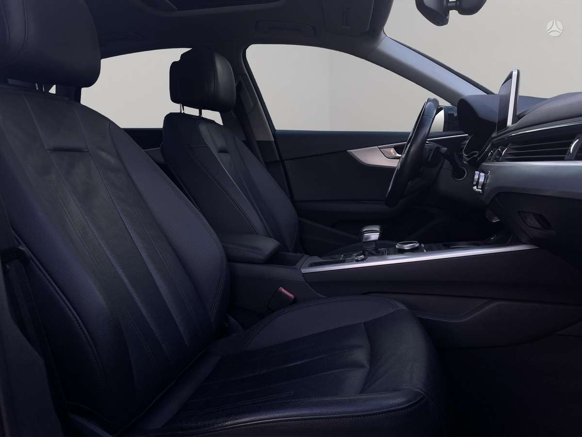 Audi A4, 2.0 l., Седан