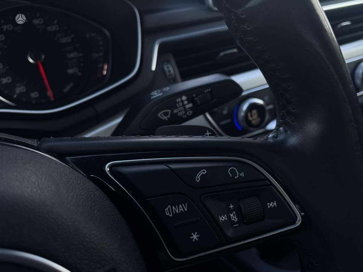 Audi A4, 2.0 l., Седан