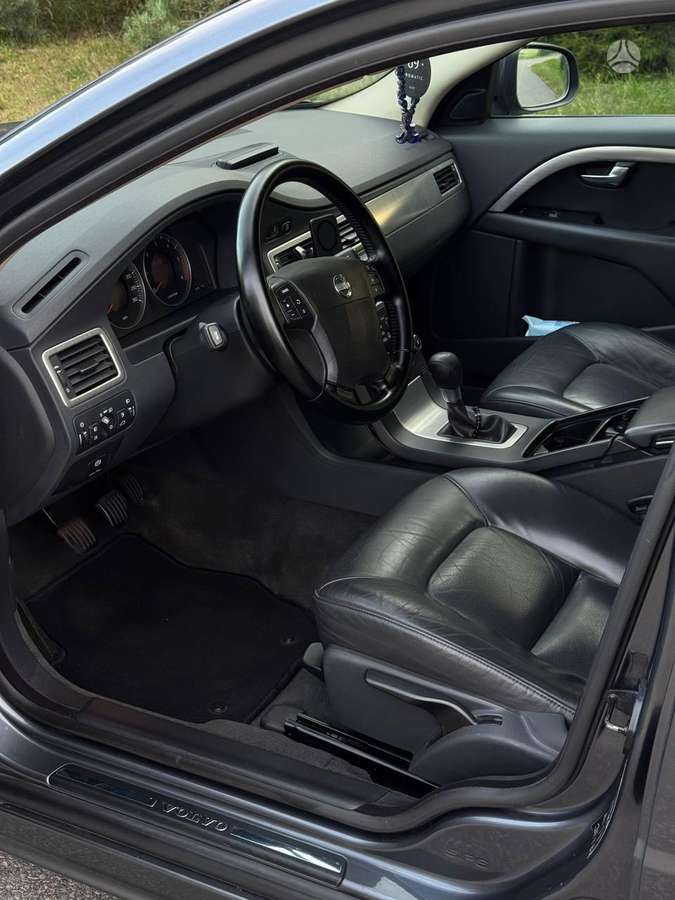 Volvo V70, 2.4 l., Хэтчбек