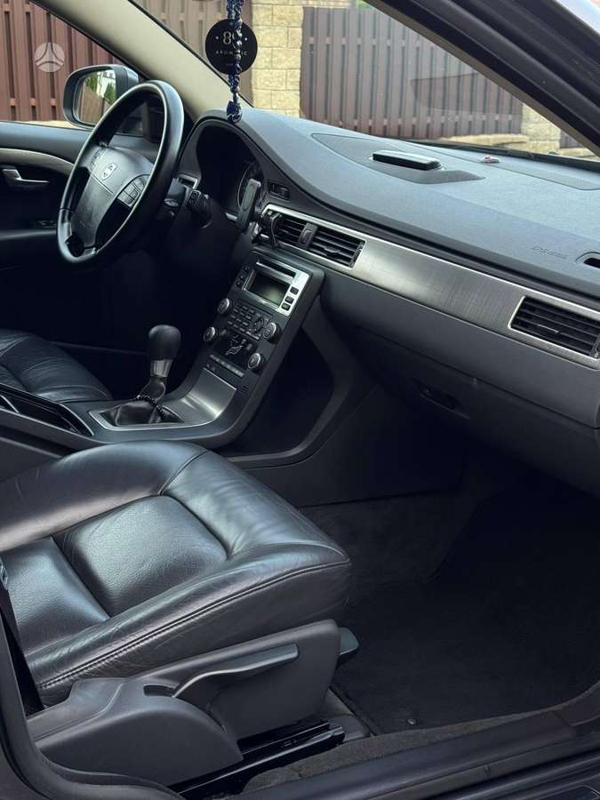 Volvo V70, 2.4 l., Хэтчбек