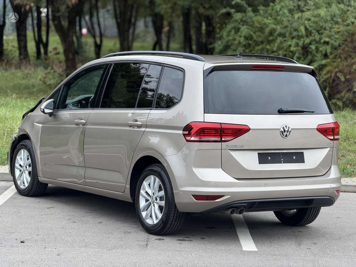 Volkswagen Touran - 8