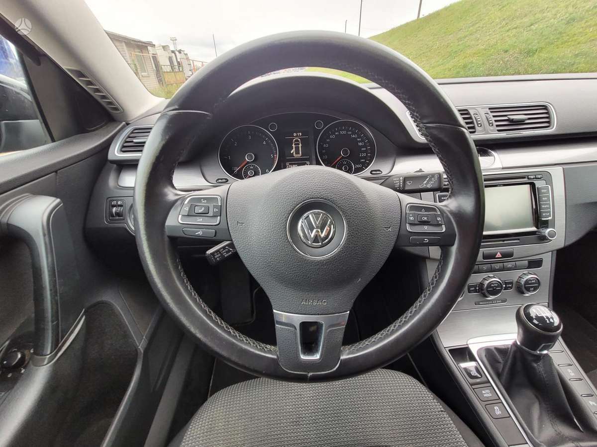 Volkswagen Passat - 9
