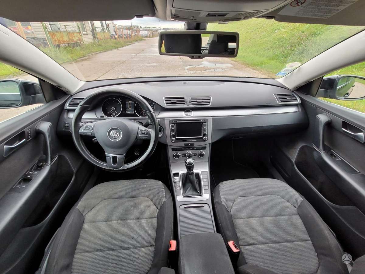 Volkswagen Passat - 10