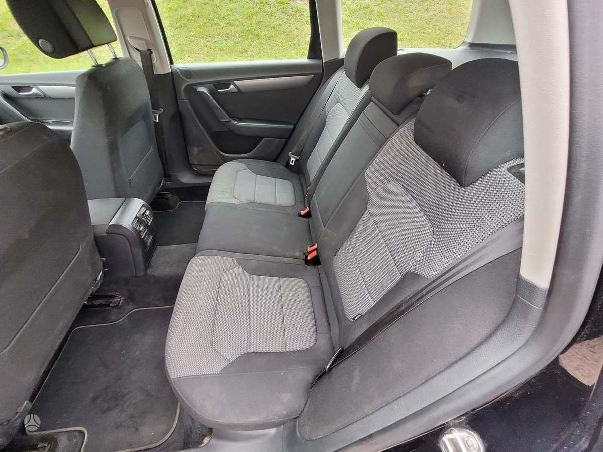 Volkswagen Passat - 12