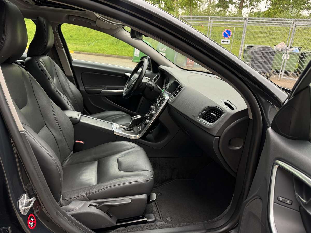Volvo V60, 2.4 l., Универсал