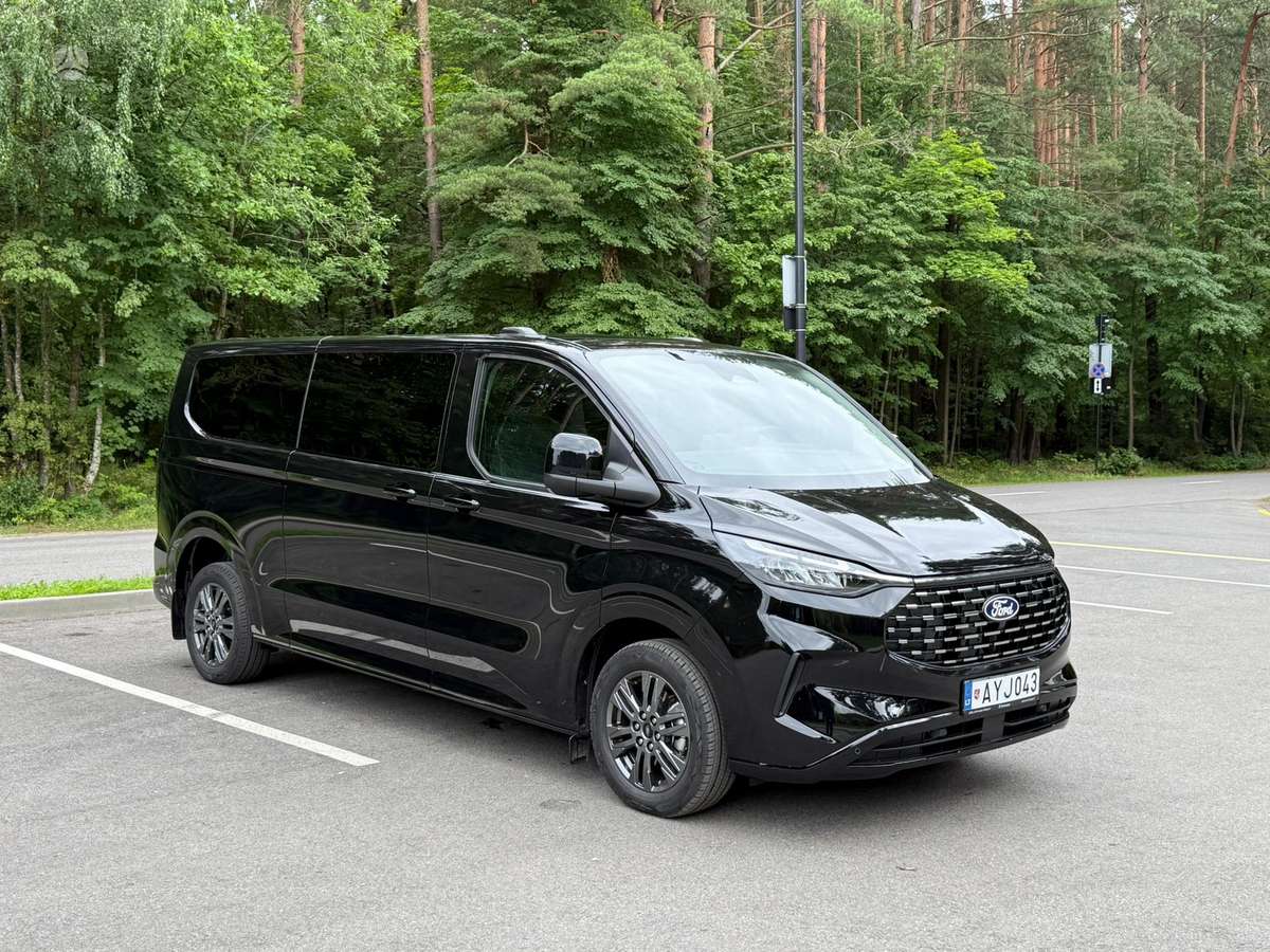 Ford Tourneo Custom, passenger minibus