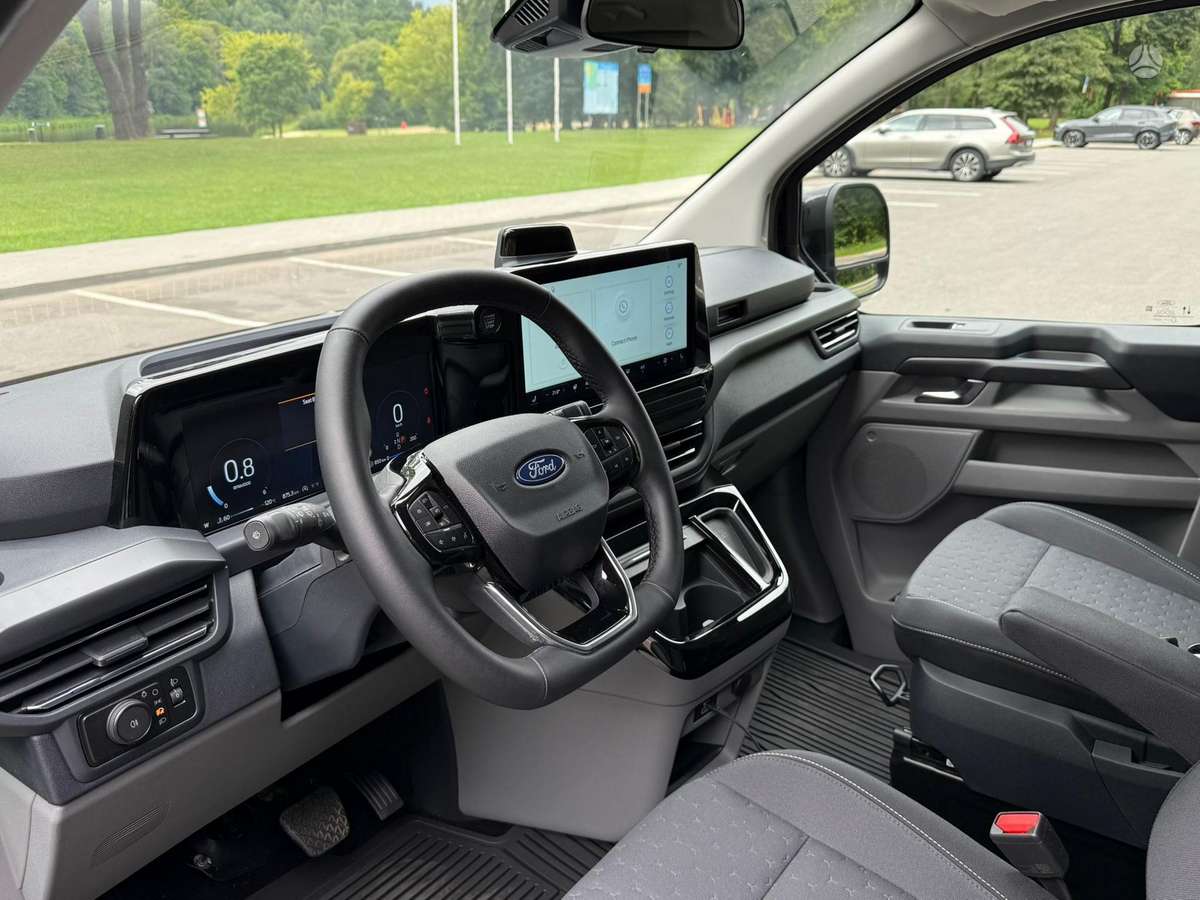 Ford Tourneo Custom, passenger minibus