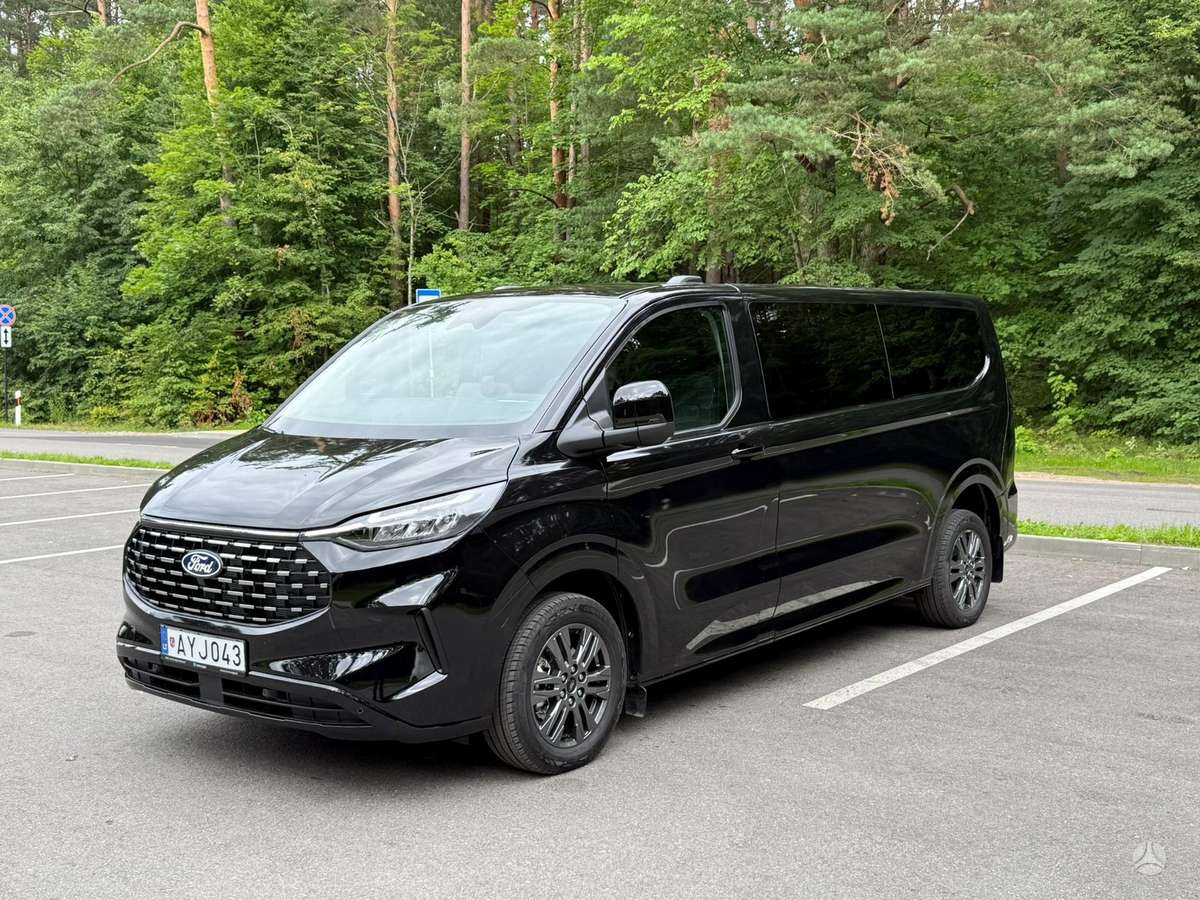 Ford Tourneo Custom, passenger minibus